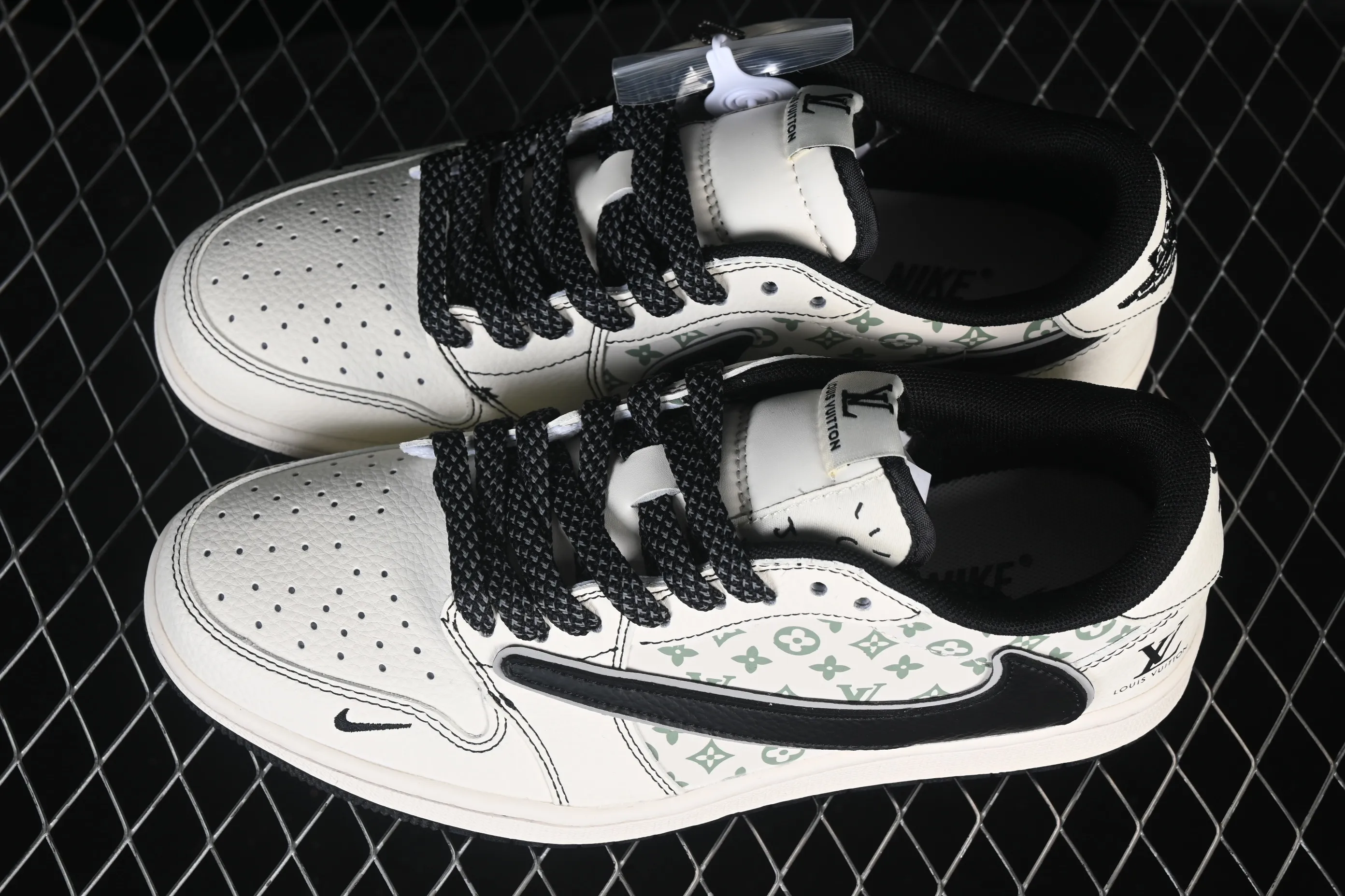 All categories Air Jordan Jordan series basketball shoes Air Jordan 1 Low High-end customized low-top sneakers Travis Scott x Fragment Design x Air Jordan 1 Low OG SP AJ1 Joe 1 meter black inverted low-top cultural casual sneakers HH7518-090